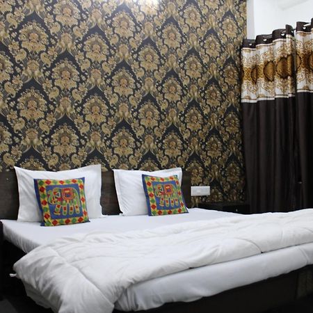 אודייפור Hill Paradise Home Stay מראה חיצוני תמונה