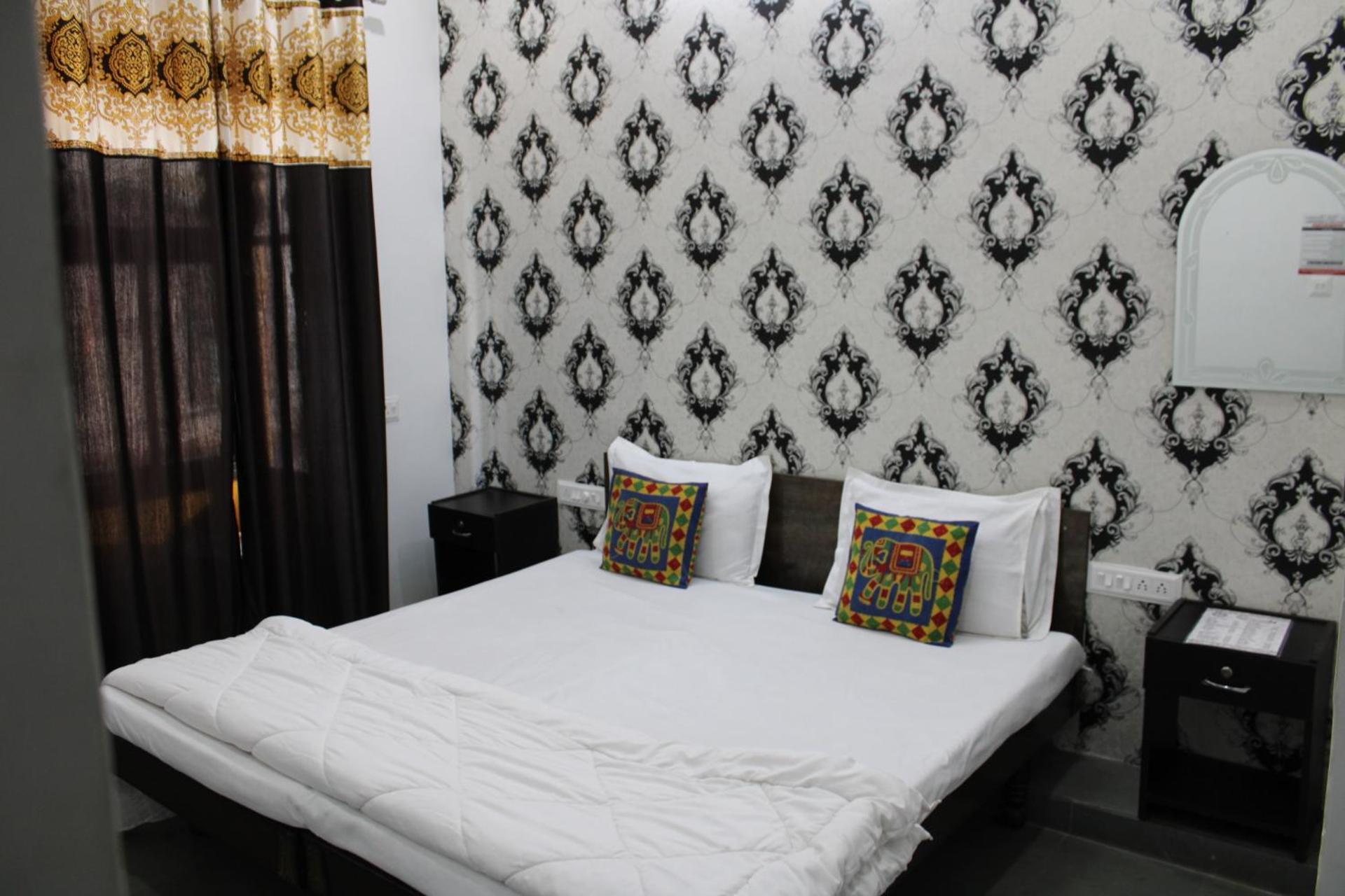 אודייפור Hill Paradise Home Stay חדר תמונה
